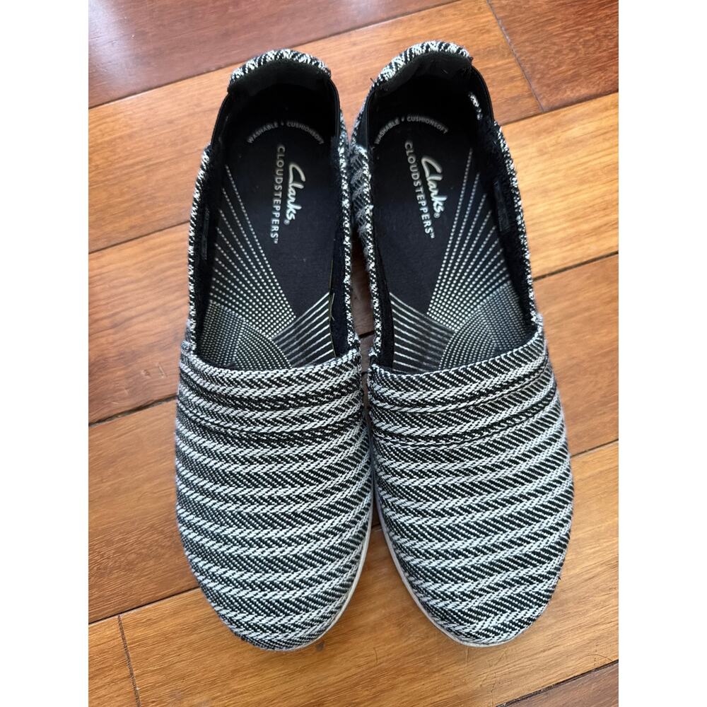 Clarks Cloudsteppers Breeze Step II Slip on Sneaker Women’s 8 Comfort Casual - Picture 2 of 8